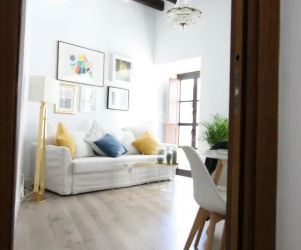 San Fernando 27 Apartment *